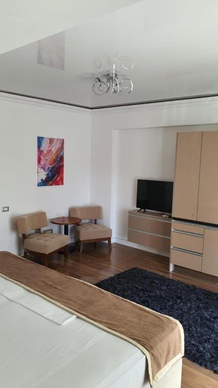 VA Studios @ White Tower Mamaia